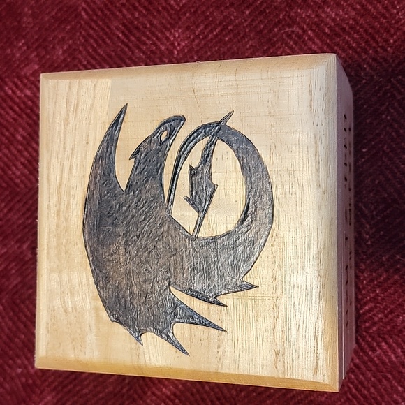 HTTYD pyrography wooden box - Picture 2 of 11